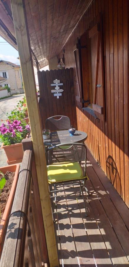 Au Petit Bonheur Panzió Saint-Martin-du-Frene Kültér fotó